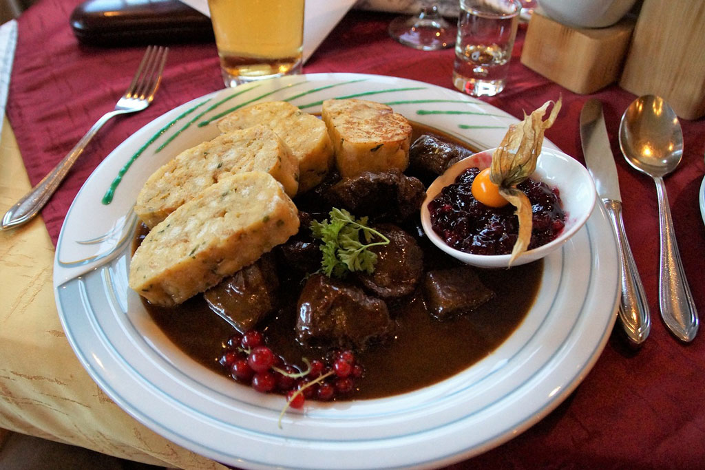 Gebeiztes Wildfleisch in Sauce - Tipps und Rezepte von Wild Oesterreich